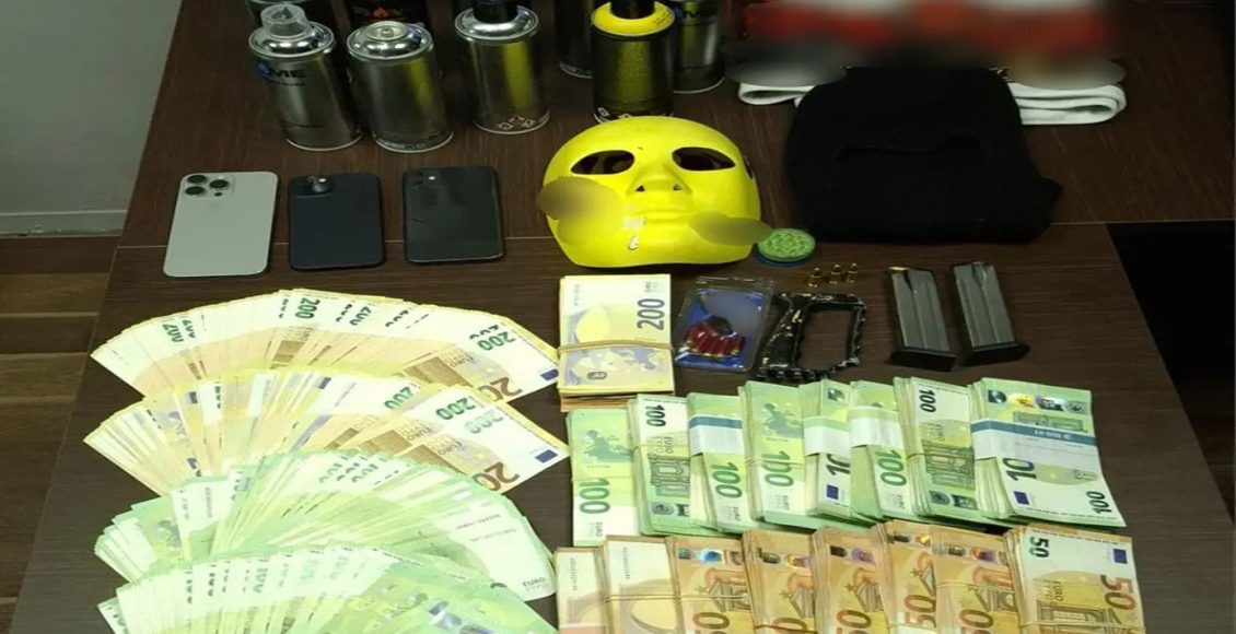 Πέντε-συλλήψεις-για-οπαδική-βία-στον-Άγιο-Δημήτριο-–-Σιδηρογροθιά,-φυσίγγια-και-300.000-ευρώ-βρέθηκαν-στα-σπίτια-τους