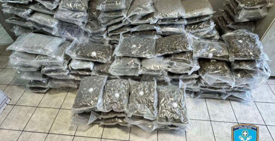 Πειραιάς:-«Μπλόκο»-του-Λιμενικού-σε-219-κιλά-ακατέργαστης-κάνναβης–-Στα-750.000-ευρώ-το-κέρδος-των-εμπόρων