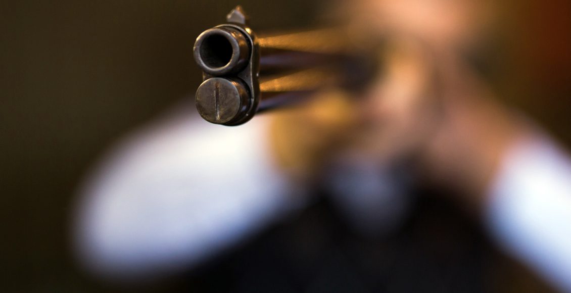 Βγήκε-στο-μπαλκόνι-και-απειλούσε-περίοικους-με-κυνηγετικά-όπλα