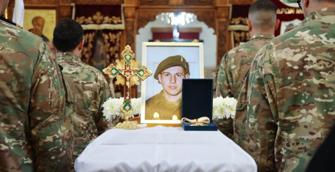 Η-Κύπρος-ακόμα-κηδεύει-τα-παιδιά-της:-Ανάπαυση-για-τον-στρατιώτη-Νίκο-Βιολάρη-52-χρόνια-μετά-την-τουρκική-εισβολή