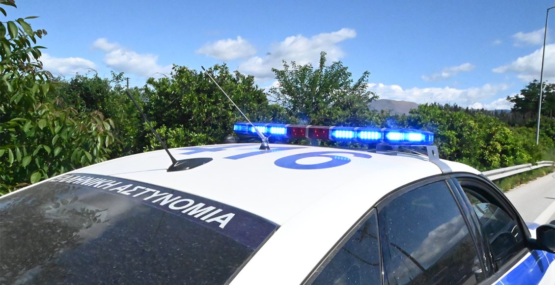 Χειροπέδες-σε-15χρονο-που-οδηγούσε-χωρίς-δίπλωμα-και-είχε-πιστόλι-κρότου-στο-ντουλαπάκι-του-αυτοκινήτου