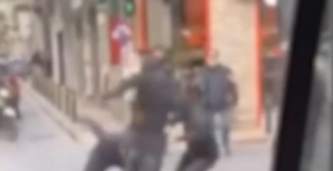 Βίντεο-ντοκουμέντο-από-το-άγριο-ξύλο-μεταξύ-ανηλίκων-μέσα-στη-μέση-του-δρόμου-στην-Κυψέλη