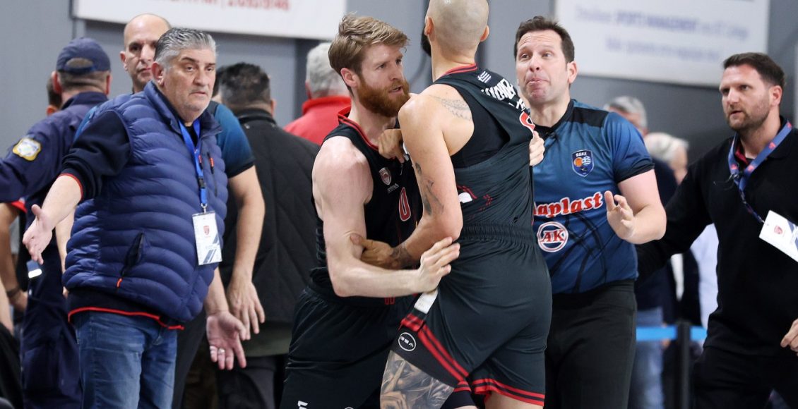 Ολυμπιακός:-Η-ΚΑΕ-Παναθηναϊκός-έκανε-καταγγελία-στον-ΕΣΑΚΕ-για-Μπαρτζώκα-και-Φουρνιέ