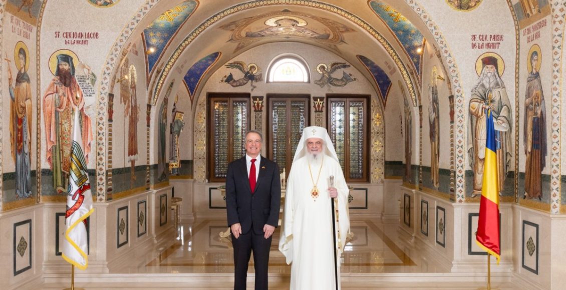 Ο-νέος-Πρέσβης-των-ΗΠΑ-στο-Βουκουρέστι-στον-Πατριάρχη-Δανιήλ