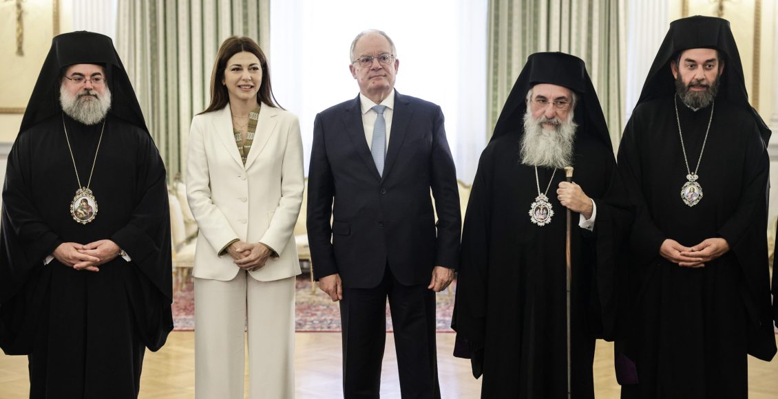 Οι-Μητροπολίτες-Κυδωνίας-Τίτος-και-Λάμπης-Ιωακείμ-έδωσαν-τη-νενομισμένη-Διαβεβαίωση-στον-ΠτΔ