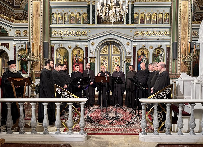 Ύμνοι-από-την-υμνολογία-της-Προηγιασμένης-Θείας-Λειτουργίας-με-τον-xορό-ψαλτών-“Αντιφωνικό-Μέλος”,-στην-Ευαγγελίστρια-Πειραιώς