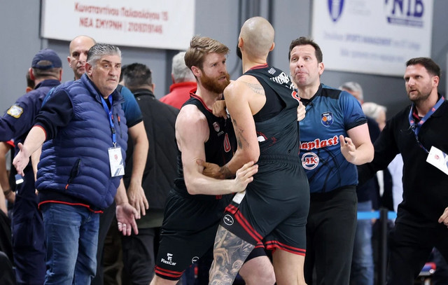 Τιμωρία-μίας-αγωνιστικής-στον-Φουρνιέ-–-Χάνει-το-ματς-με-τον-Παναθηναϊκό