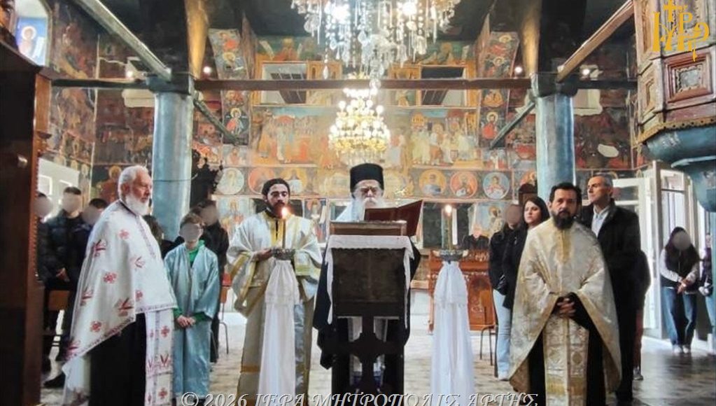 Κομπότι-Άρτης:-Σχολικός-εκκλησιασμός-στην-Δ΄-Στάση-των-Χαιρετισμών