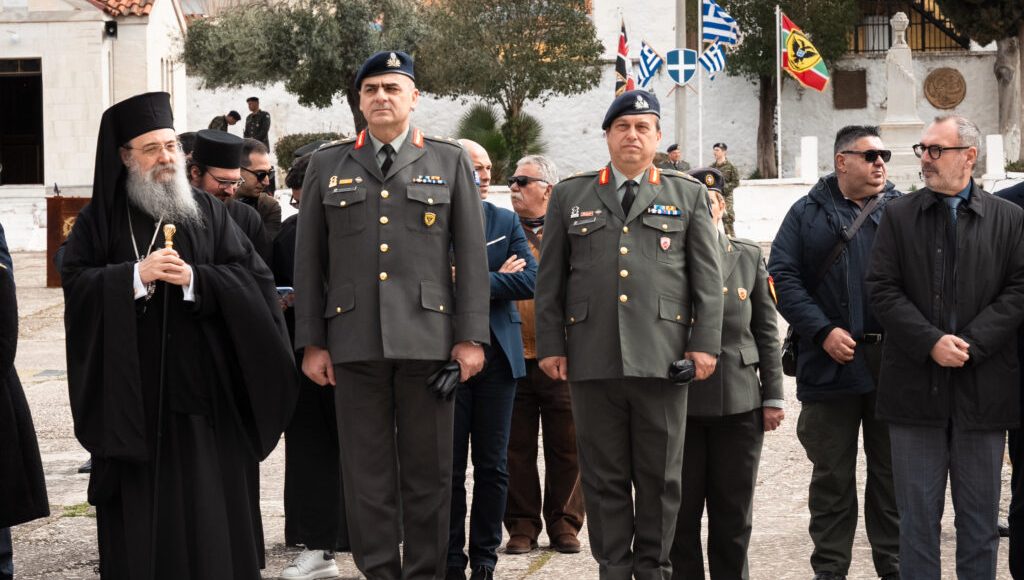 Ο-Μητροπολίτης-Πατρών-στην-ορκωμοσία-των-νεοσυλλέκτων-οπλιτών-της-Α’-ΕΣΣΟ-στο-ΚΕΤΧ