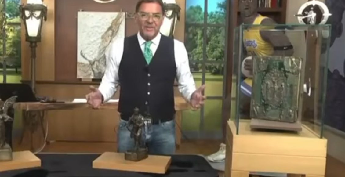 Ο-Γιώργος-Τσαγκαράκης-είναι-ο-γκαλερίστας-που-συνελήφθη-–-Το-βίντεο-με-το-Ευαγγέλιο-που-τον-«έκαψε»