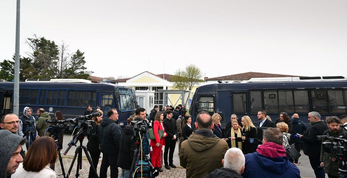 Διαδηλωτές-συγκεντρώνονται-στο-ΓΑΙΟΠΟΛΙΣ-Λάρισας-ενόψει-της-δίκης-για-τα-Τέμπη