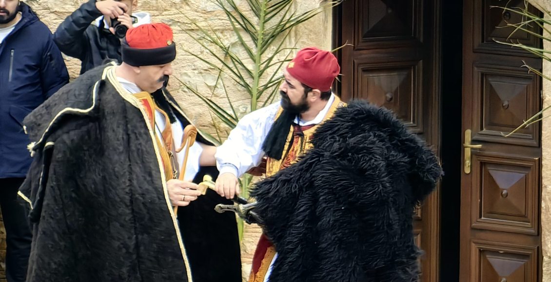 Δέος-και-συγκίνηση-στην-αναπαράσταση-της-Επανάστασης-στην-ιστορική-Ιερά-Μονή-Αγίας-Λαύρας