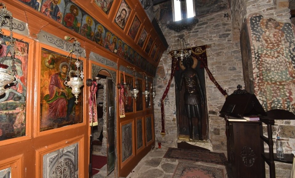 Συντήρηση-της-μοναδικής-ξυλόγλυπτης-εικόνας-του-Αγίου-Γεωργίου,-στην-Ομορφοκκλησιά-της-Καστοριάς