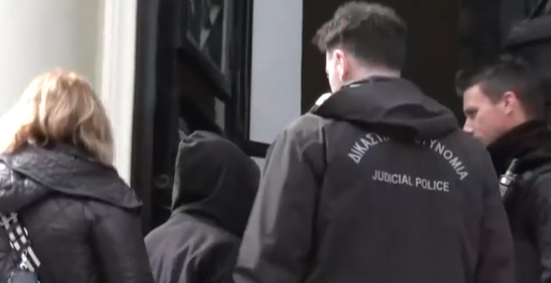 «Στα-καλά-καθούμενα-μου-βάρεσε-μπουνιά-–-Φοβήθηκα,-έτρεχα-και-έκλαιγα»:-Η-μαρτυρία-του-8χρονου-που-έπεσε-θύμα-ξυλοδαρμού