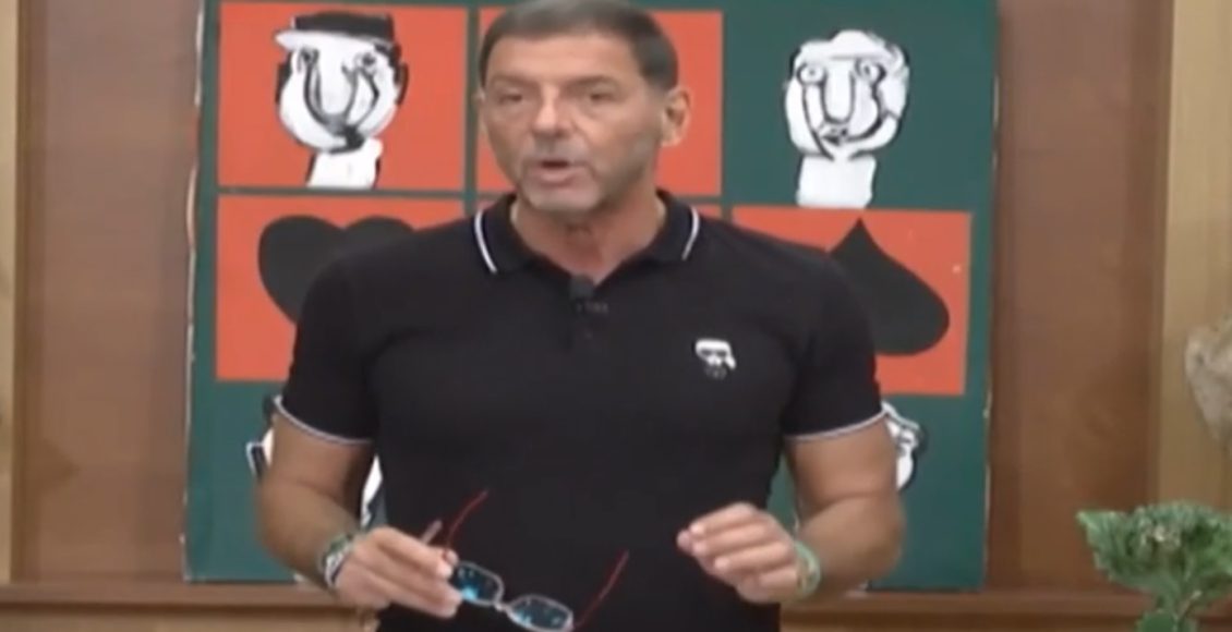 Νέο-βίντεο-«καίει»-τον-Γιώργο-Τσαγκαράκη-για-τους-πλαστούς-πίνακες-–-Ο-ίδιος-καταγγέλει-«πόλεμο-λάσπης»-εναντίον-του