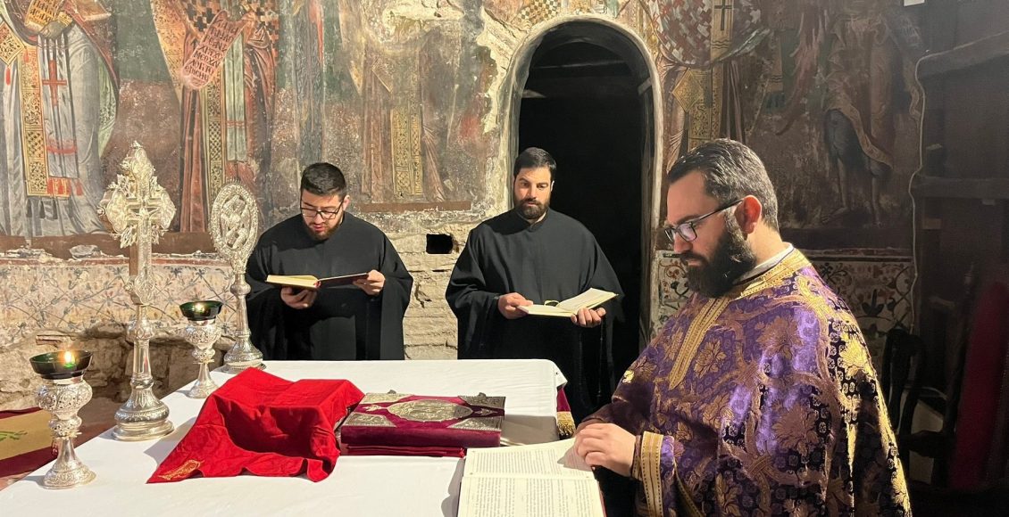 Θεία-Λειτουργία-Προηγιασμένων-Τιμίων-Δώρων-στην-Ιερά-Μονή-Παναγίας-Βελλάς