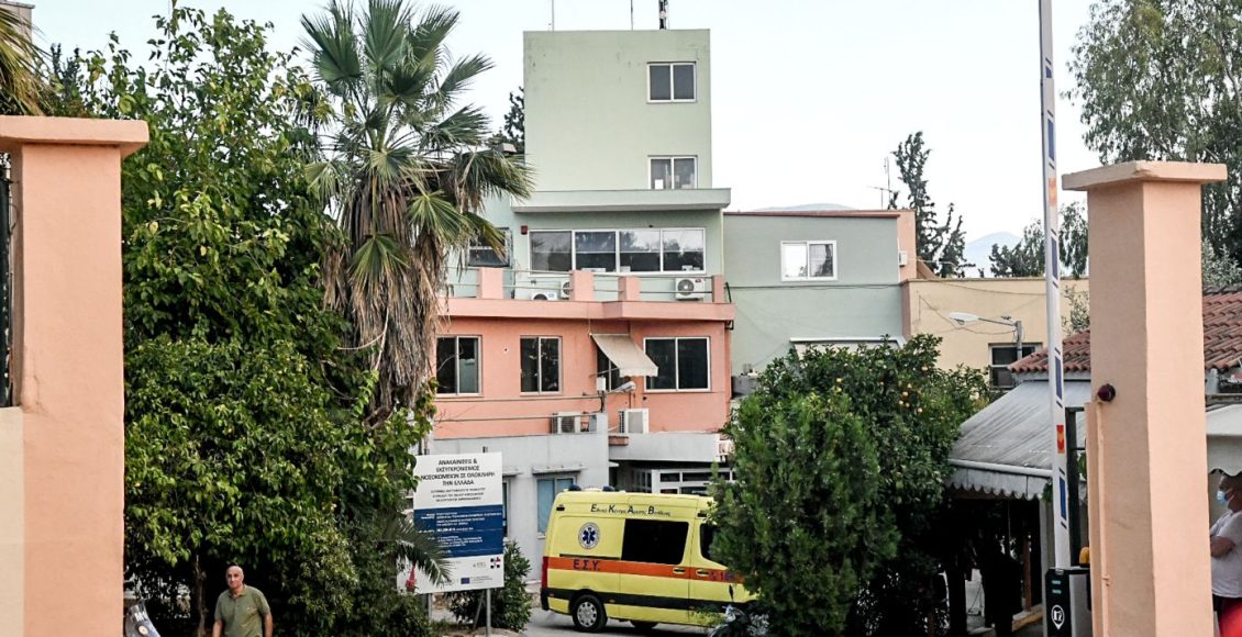 Στα-χέρια-της-ΕΛΑΣ.-η-μητέρα-του-μωρού-που-νοσηλεύεται-με-τραύματα-στο-Καραμανδάνειο-–-Βρέθηκαν-και-δαγκωματιές-στο-σώμα-του