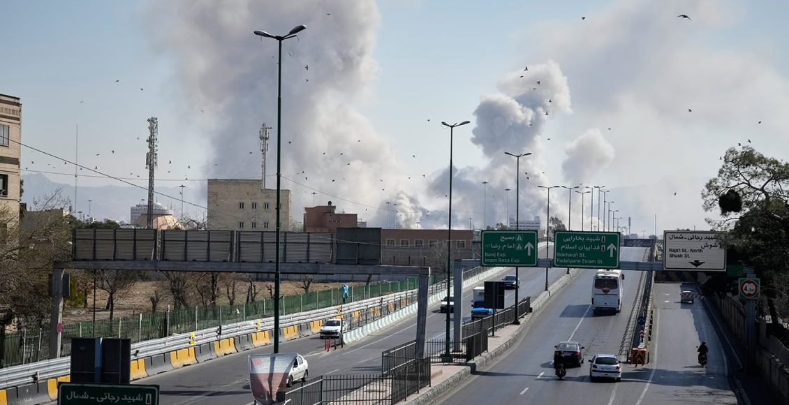 Δύο-μεγάλες-ιρανικές-χαλυβουργίες-στόχος-σφοδρών-βομβαρδισμών