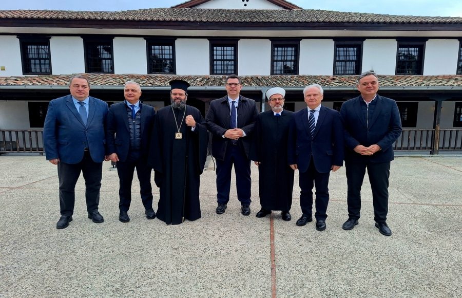 Ο-Μαρωνείας-Παντελεήμων-σε-εκδήλωση-για-την-περιφερειακή-και-τοπική-ανάπτυξη