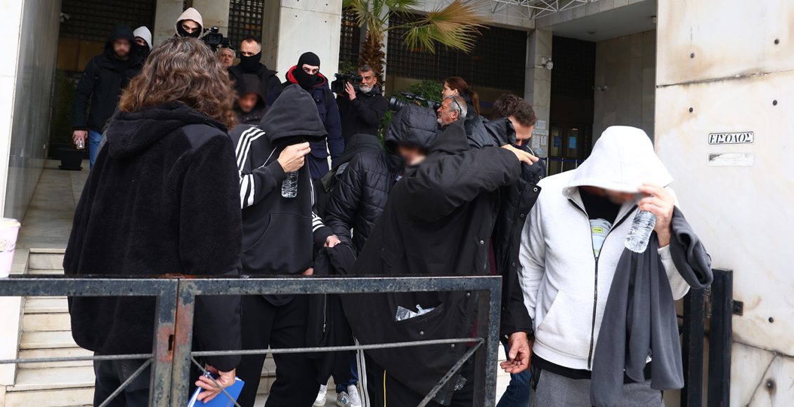 Ελεύθεροι-με-περιοριστικούς-όρους-επτά-κατηγορούμενοι-για-την-απάτη-εκατομμυρίων-σε-βάρος-του-ΕΦΚΑ