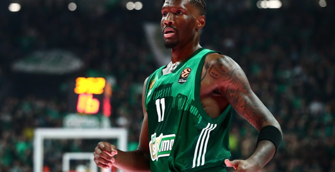 Νέο-πρόβλημα-στον-Παναθηναϊκό:-Αμφίβολος-ο-Χέιζ-Ντέιβις-για-το-ντέρμπι-με-τον-Ολυμπιακό