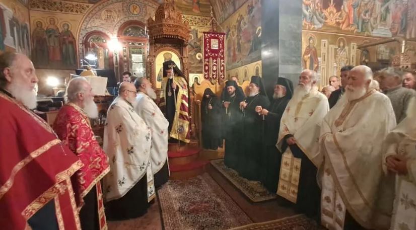 Με-λαμπρότητα-ο-πανηγυρικός-Πολυαρχιερατικός-Εσπερινός-του-Οσίου-Σάββα-του-εν-Καλύμνω