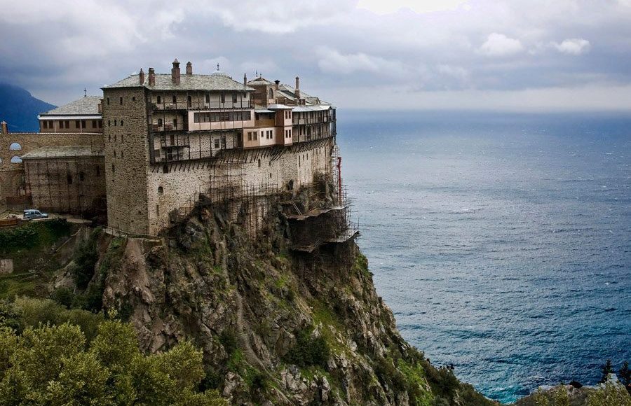 Ε.-Λέκκας:-Αντέχουν-οι-Μονές-του-Αγίου-Όρους-τη-σεισμική-δραστηριότητα