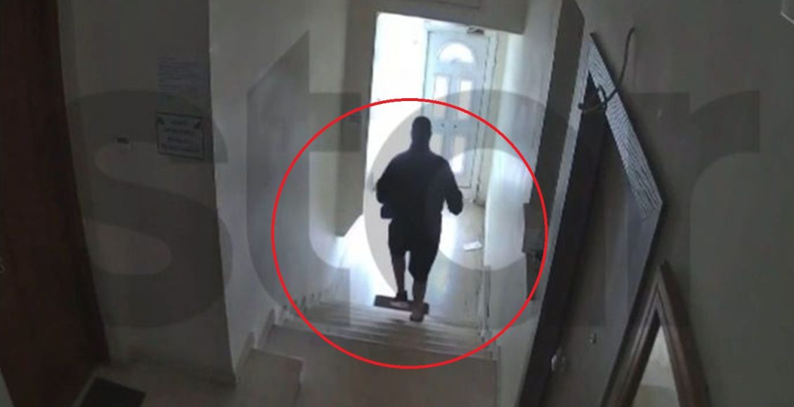 Βίντεο-ντοκουμέντο:-Ηλκιωμένη-πέφτει-θύμα-κλοπής-στο-Πέραμα-–-«Βοήθεια,-με-κλέβουν»