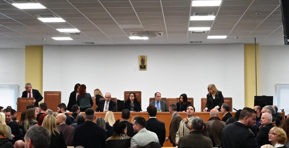 Έρχεται-εβδομάδα-«φωτιά»-για-τα-Τέμπη:-Δύο-δίκες-για-τη-σύγκρουση-και-τα-βίντεο-–-Η-εκκρεμότητα-της-αίθουσας-και-τα-κατασχεθέντα-πειστήρια