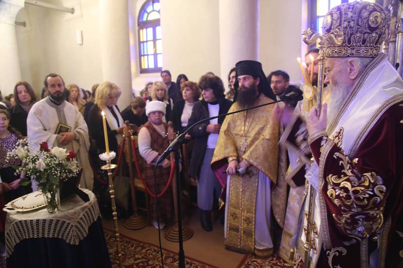 Ο-Ναυπάκτου-Ιερόθεος-στο-40ήμερο-μνημόσυνο-του-π.-Στεφάνου-Αναγνωστοπούλου