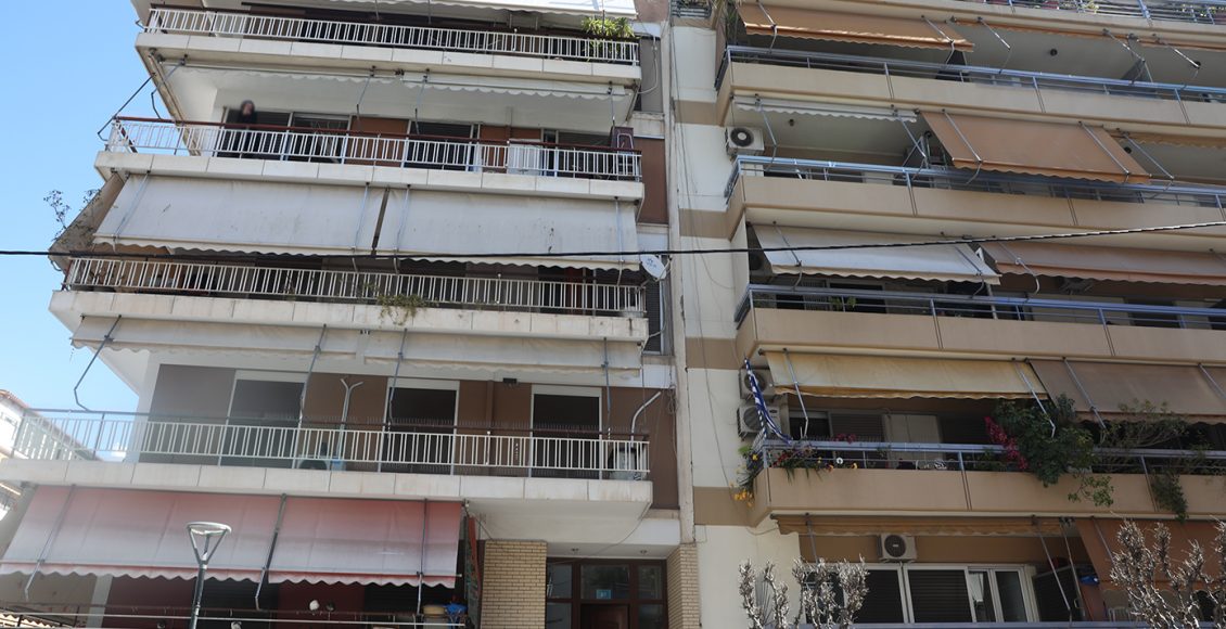 Μαρτυρίες-για-το-θρίλερ-στου-Ζωγράφου:-«Είχαμε-να-τις-δούμε-1,5-μήνα,-υπήρχε-έντονη-μυρωδιά»-–-Η-πόρτα-ήταν-σφραγισμένη-με-στόκο