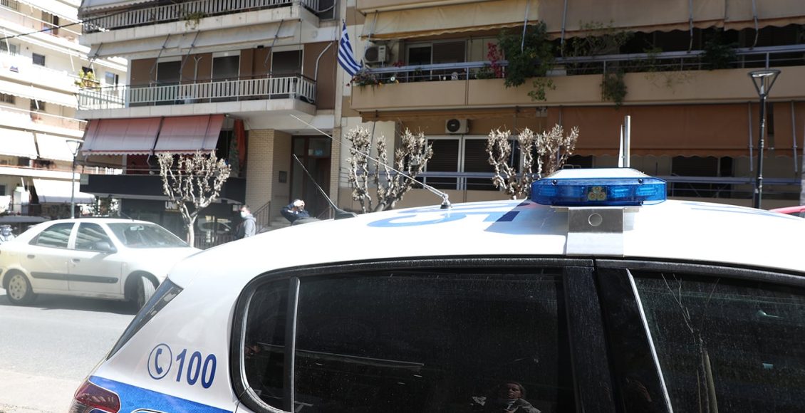 Συνελήφθη-τελικά-ο-54χρονος-γιος-για-τη-δολοφονία-της-μητέρας-και-της-αδελφής-του,-στου-Ζωγράφου-–-Τι-ισχυρίζεται-και-τι-παραξένεψε-τους-αστυνομικούς