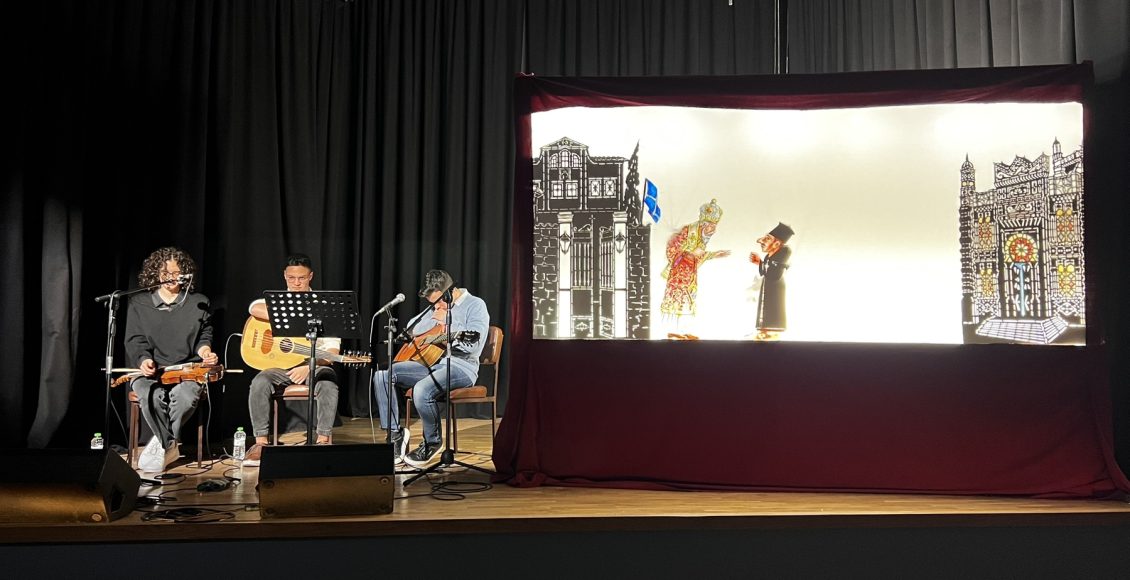 Τα-παιδιά-αγκάλιασαν-την-παράσταση-Θεάτρου-Σκιών-«Πατριάρχης-Γρηγόριος-Ε΄»-στο-Πνευματικό-Κέντρο-της-ΙΜ.-Κίτρους