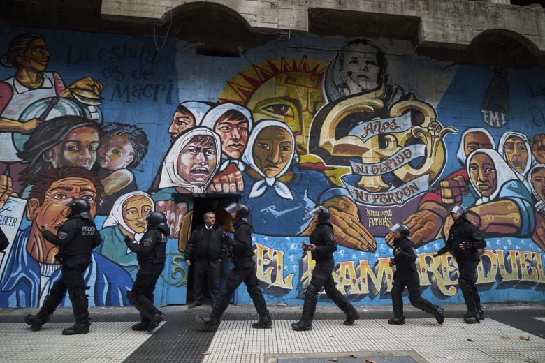 Τρόμος-στην-Αργεντινή:-13χρονος-μαθητής-νεκρός-και-οχτώ-τραυματίες-από-πυροβολισμούς-15χρονου-σε-σχολείο