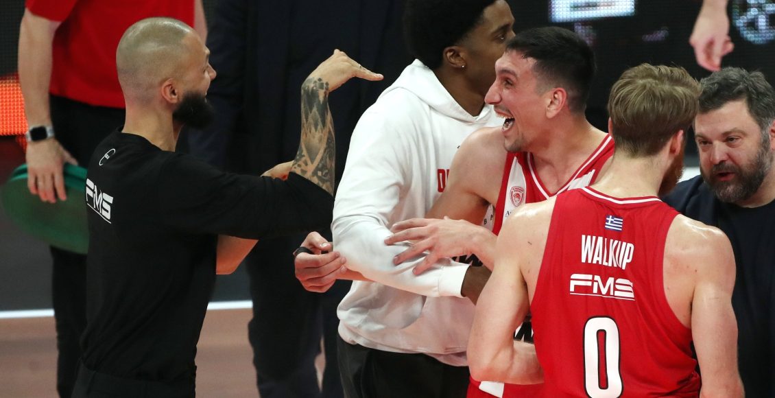 Ολυμπιακός:-Με-την-κίνηση-κόμπρα-του-Λαρεντζάκη-πανηγύρισε-ο-Φουρνιέ!