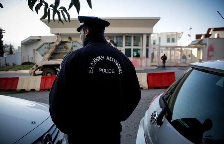 Κάθειρξη-μέχρι-9-χρόνια-σε-αστυνομικούς-για-αρχαιότητες,-εικονικές-θεωρήσεις-διαβατηρίων-και-λαθρεμπόριο-καπνού