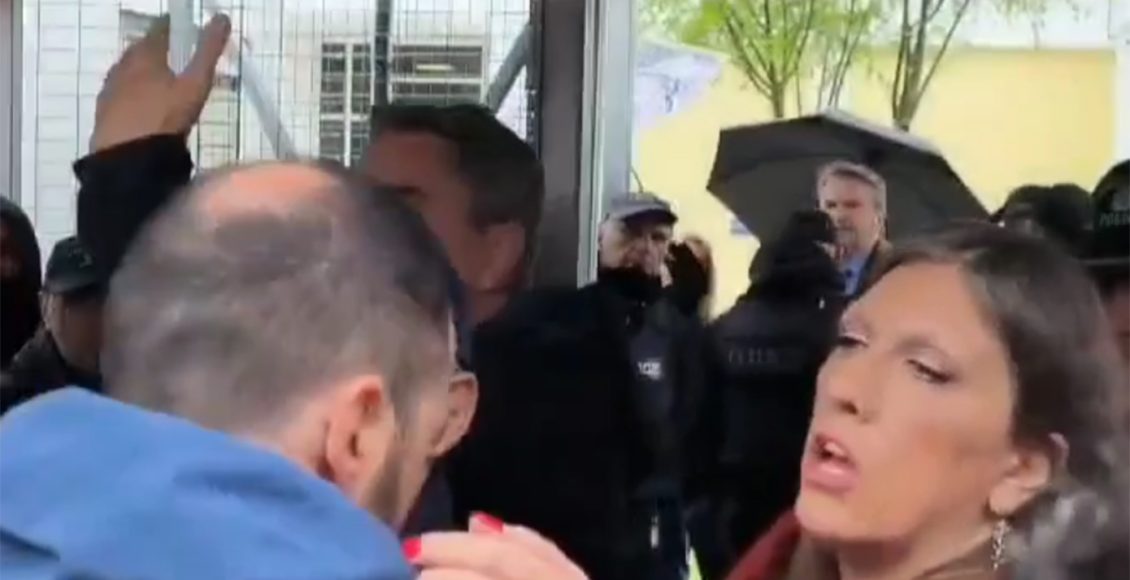 Παρέμβαση-Κωνσταντοπούλου-πριν-τη-δίκη-των-Τεμπών-για-να-μπει-ο-Παπαγγελής-και-άλλοι-συγγενείς-–-«Έτσι-υποδέχεστε-τους-γονείς;»