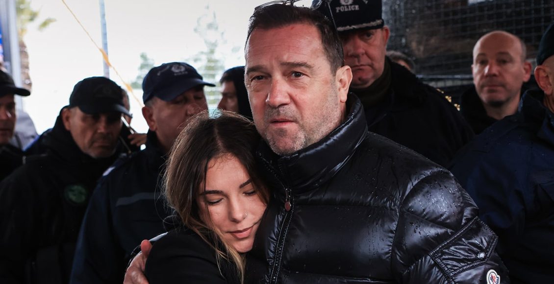 Η-αντίδραση-του-Νίκου-Πλακιά-με-την-ολοκλήρωση-της-νομιμοποίησης-για-τις-κόρες-του-και-την-ανιψιά-του:-«Αθάνατες!-Όλοι-φυλακή!-Αλήτες!»