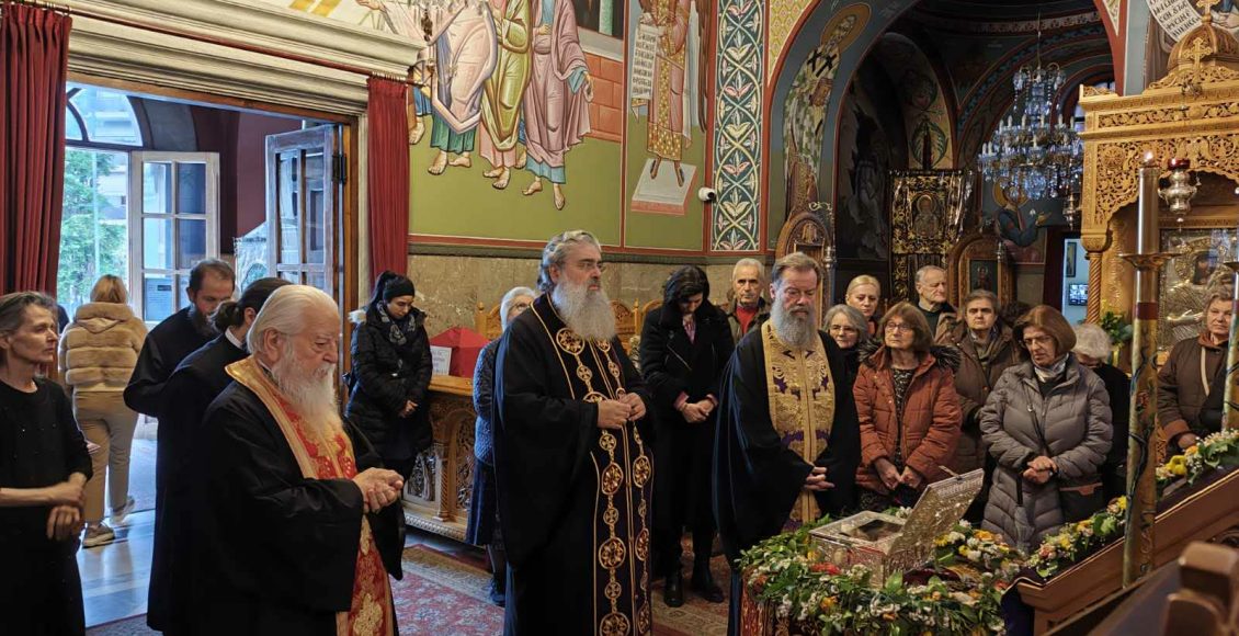 Ολοκληρώθηκε-η-προσκύνηση-της-Τιμίας-Χειρός-του-Αγίου-Χαραλάμπους-στον-Βόλο