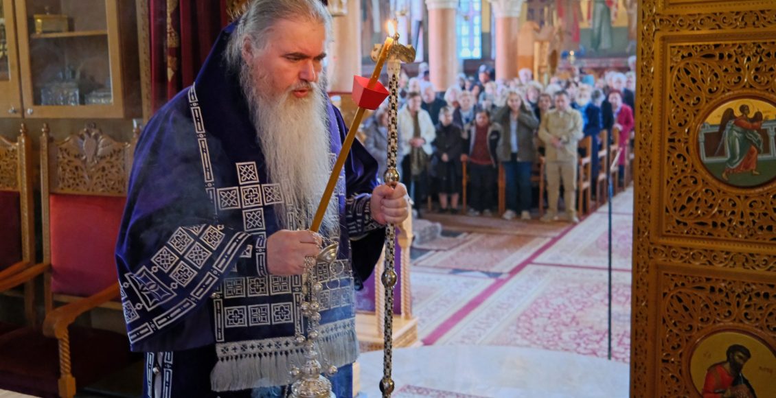Ο-Μητροπολίτης-Καλαμαριάς-τέλεσε-Προηγιασμένη-στην-Ιερά-Μονή-Αγίας-Κυριακής-Λουτρού