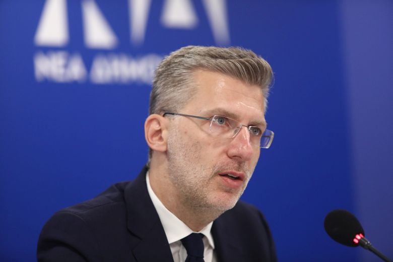 Άκης-Σκέρτσος:-Ο-ανερμάτιστος-αμοραλισμός-είναι-το-μόνο-και-αναλλοίωτο-brand-του-Αλέξη-Τσίπρα