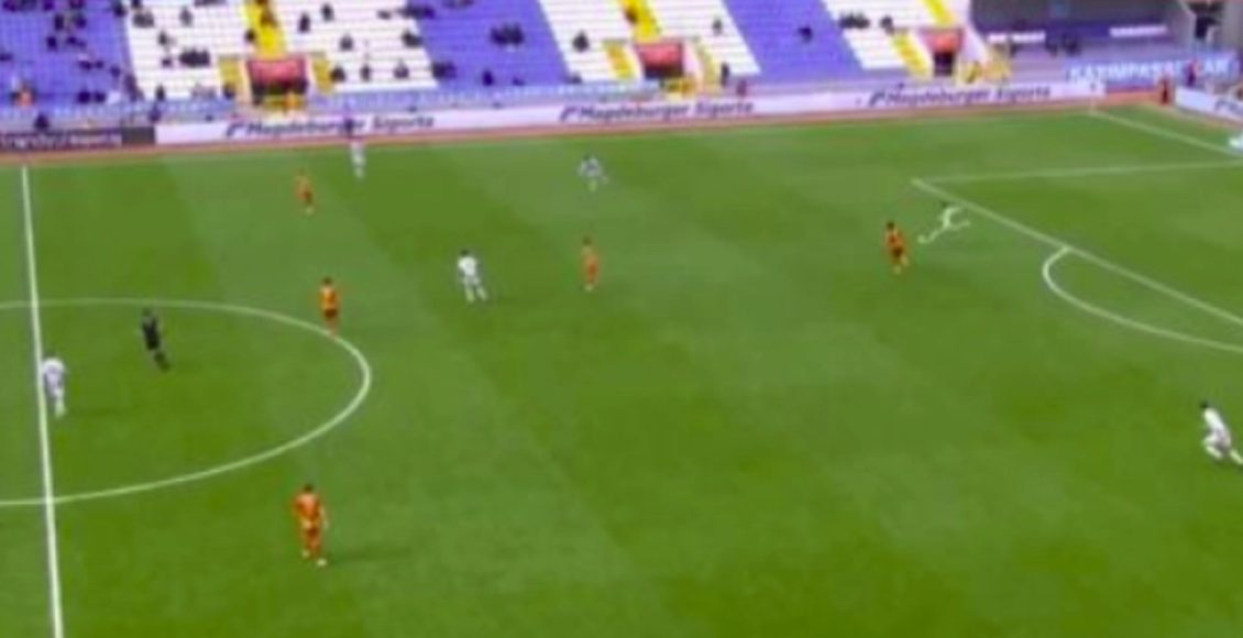 Τρέλανε-κόσμο-ο-Γιαννιώτης-στην-Τουρκία:-Ο-Έλληνας-τερματοφύλακας-πέτυχε-το-γκολ-της-χρονιάς