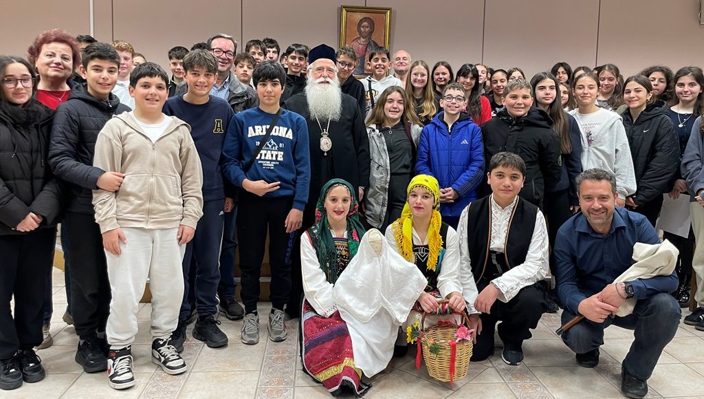 Επίσκεψη-μαθητών-του-3ου-Γυμνασίου-Κομοτηνής-στον-Μητροπολίτη-Δημητριάδος