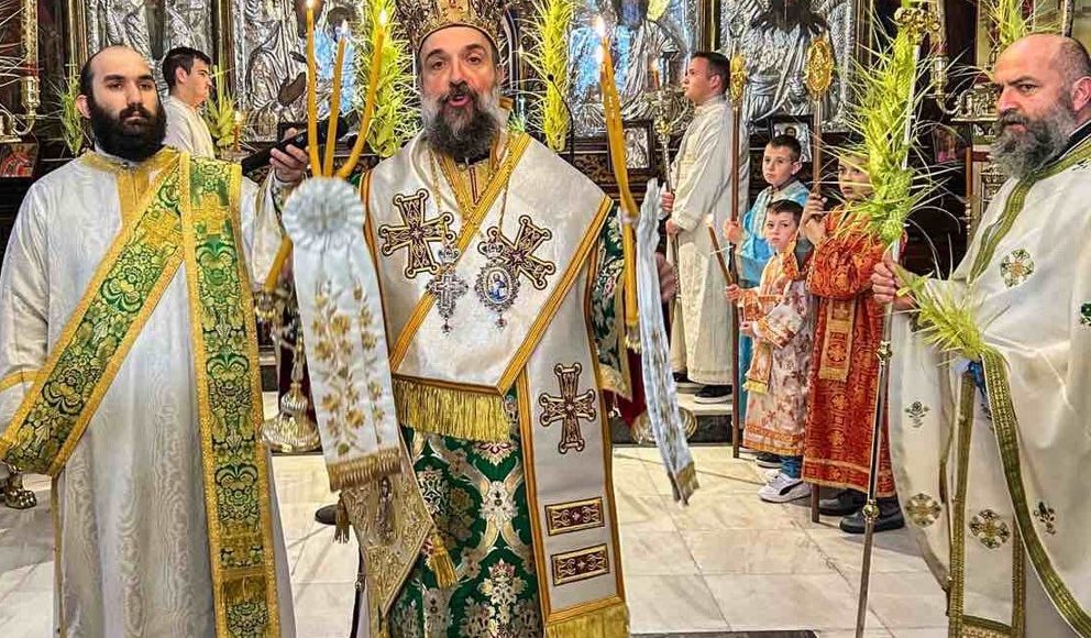 Η-Κυριακή-των-Βαΐων-στο-Μεγαλοχώρι-Σαντορίνης