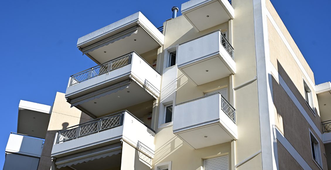 Πολλά-τα-αναπάντητα-ερωτήματα-για-την-27χρονη-που-έπεσε-δύο-φορές-από-τον-4ο-όροφο-πολυκατοικίας-στο-Μαρούσι