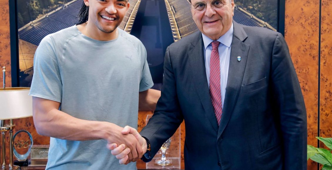 h-Ελληνική-Ολυμπιακή-Επιτροπή-επιβραβεύει-τον-Εμμανουήλ-Καραλή