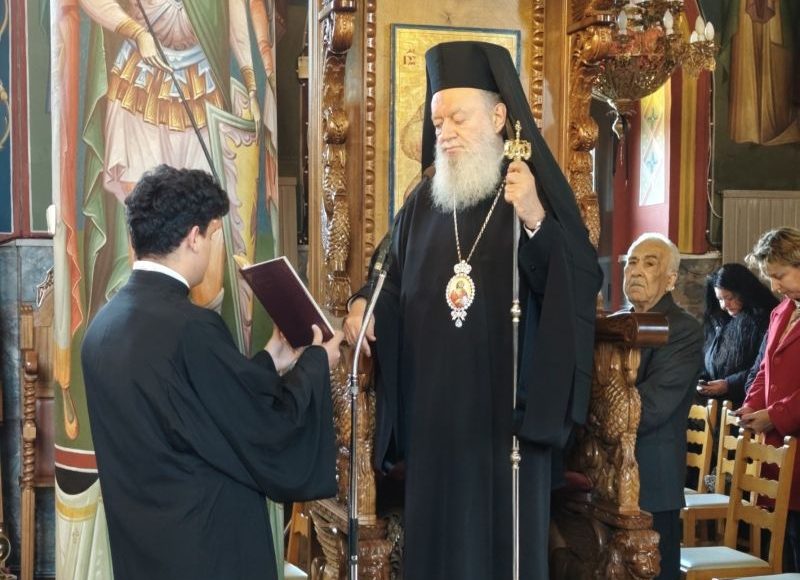 Ο-Μητροπολίτης-Χαλκίδος-στην-ενορία-Καστέλλας-Μεσσαπίων