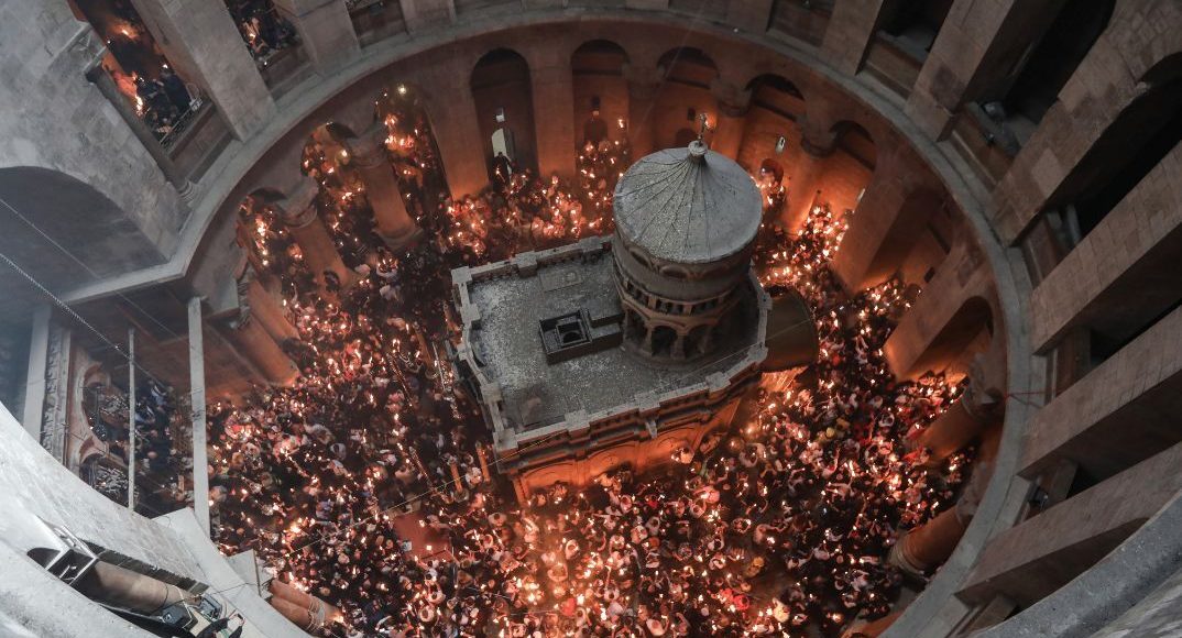 Επιβεβαίωση-ρεπορτάζ-ope.gr-για-την-τελετή-του-Αγίου-Φωτός-και-τη-μεταφορά-του-στην-Ελλάδα