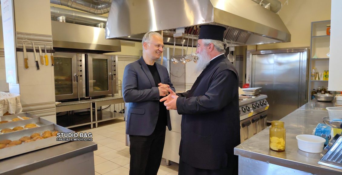 Επίσκεψη-του-Περιφερειάρχη-Πελοποννήσου-στη-δομή-του-Συσσιτίου-Ευαγγελιστρίας-στο-Ναύπλιο