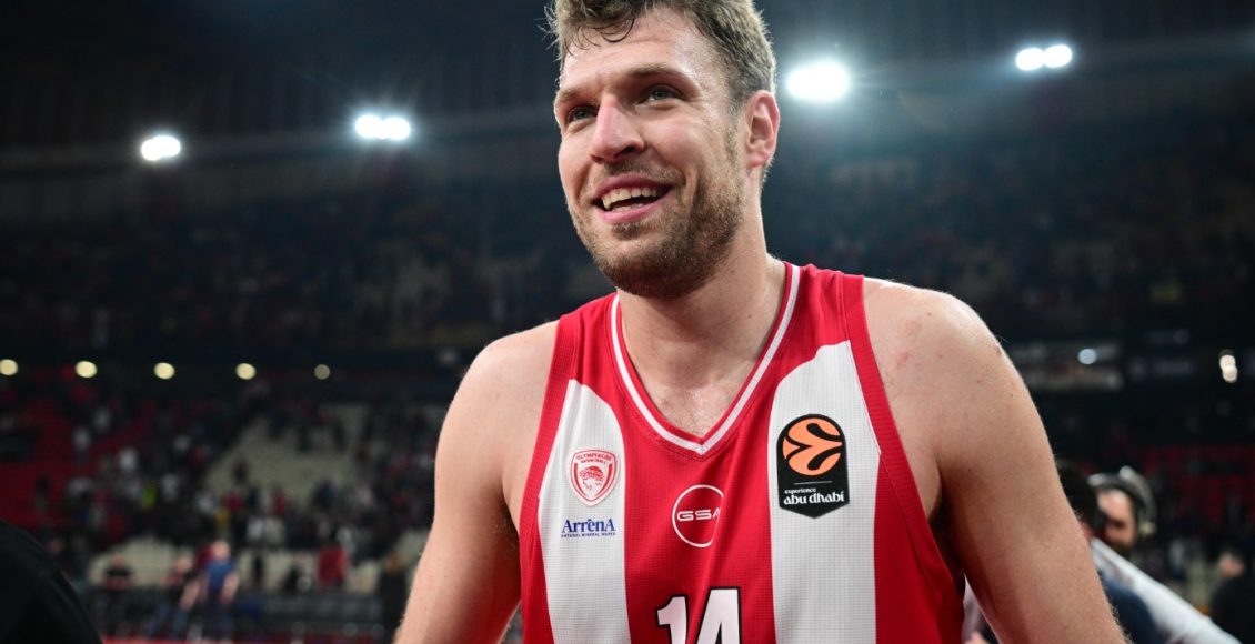 Χάποελ-Τελ-Αβίβ-–-Ολυμπιακός:-«Έφυγαν»-πάνω-από-10.000-εισιτήρια-–-«Θα-είναι-εκπληκτικό»,-λέει-ο-Βεζένκοβ